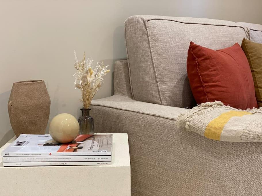 Welcoming, Lovely, Calm & Centrally Located Flat ดีจอง ภายนอก รูปภาพ
