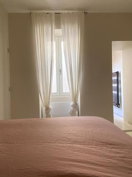 Welcoming, Lovely, Calm & Centrally Located Flat ดีจอง ภายนอก รูปภาพ